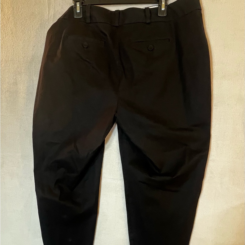 Talbots Black Crop 16W pants with button pockets in back. - Picture 2 of 7